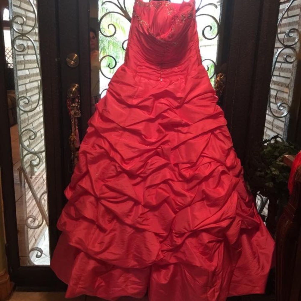 Xv dress - Picture 2 of 3